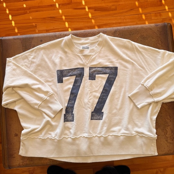 AE Big Hug Graphic Crew Neck Size Large - Picture 2 of 9